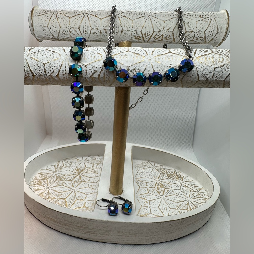 Sabika-like crystal set. Necklace, bracelet and matching earrings. Gently used.